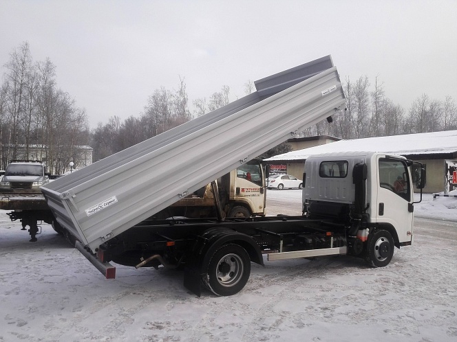 Isuzu elf самосвал